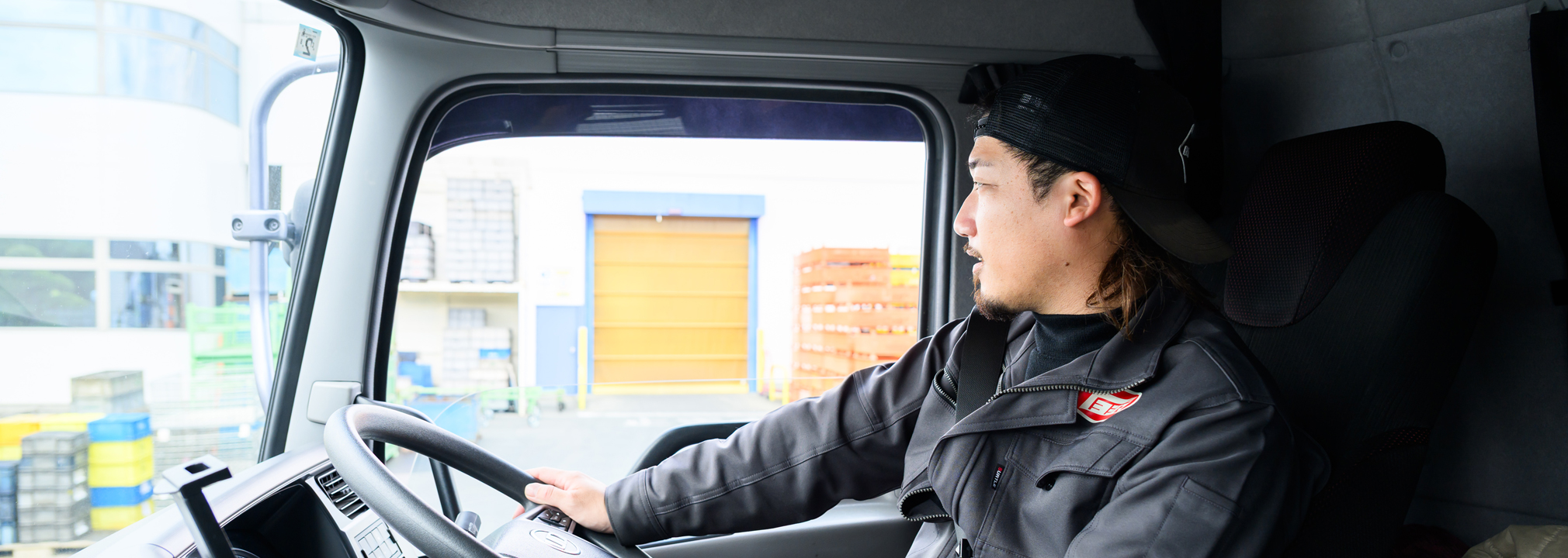 大手メーカーの「工場間部品輸送」に特化<br />
モノづくりを支える物流ソリュ―ションを展開