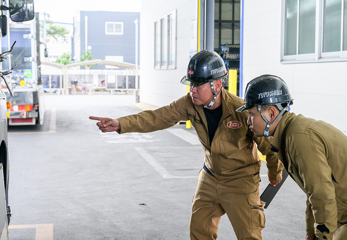 「普通自動車免許」だけで応募OK！<br />
“安心のドライバーデビュー”を約束